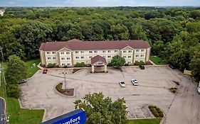 Comfort Inn & Suites East Moline Near I-80